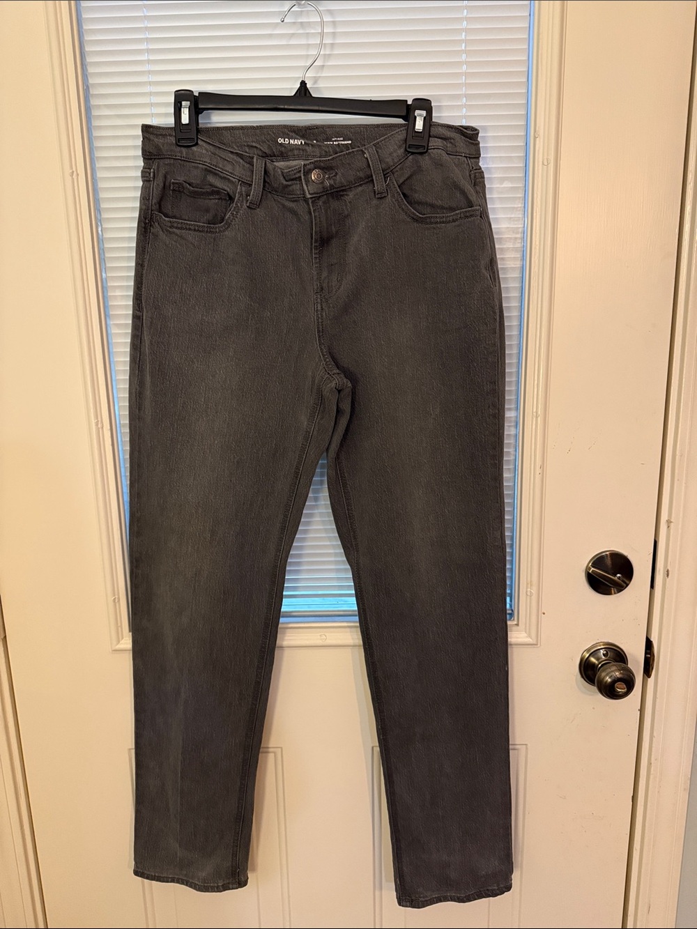 Old Navy Mid-Rise Wow Boyfriend Straight Jeans
